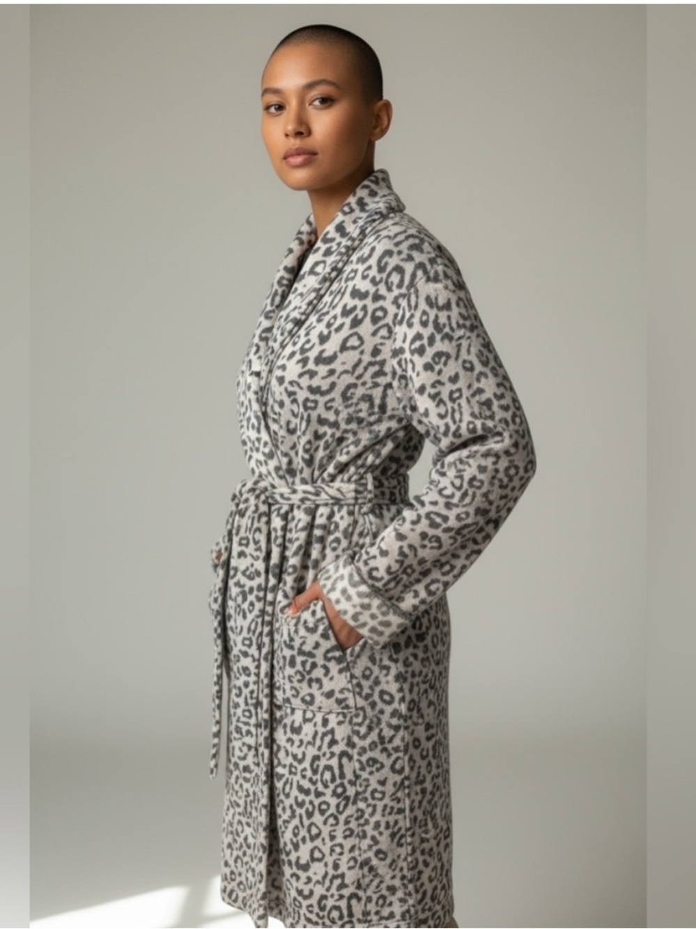 Victoria’s Secret Plush Leopard Print Shawl Collar Robe Size Large